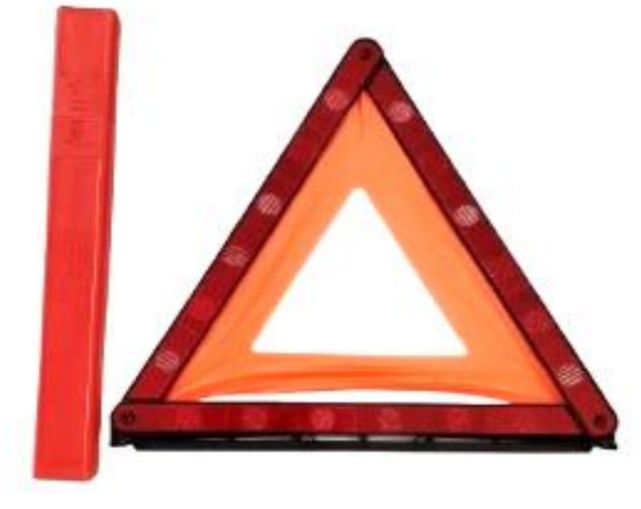 BALIZA TRIANGULO EN CAJA PLASTICA (U250) (NETO)