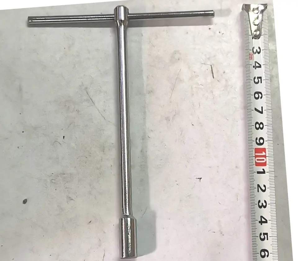 LLAVE T CORTA 10MM (U100)