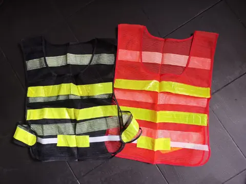 CHALECO DE MALLA CON ABROJO NEGRO / NARANJA CON ABROJO (U170) (LIQUIDA)