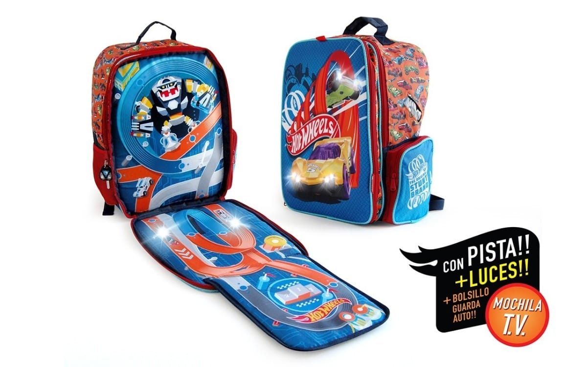 MOCHILA HOTWHELLS CON LUCES Y PISTA DE AUTOS