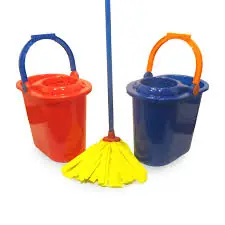 BALDE CON ESCURRIDOR 15 lts MATRIPLASTER